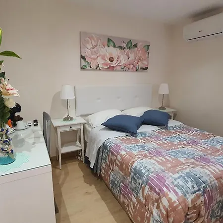 Bedroom With Private Bathroom In The Center, Next To The Subway 招待所 波尔图